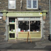 Daisy’s Cafe, Ambleside: wonderful cake, tolerant staff (a review)